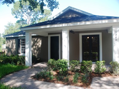 Brand New Home under Old Florida Oaks!