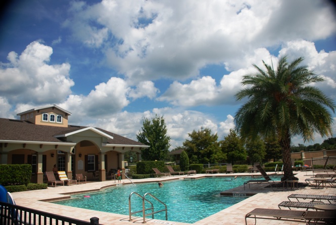 Pool Area & Clubhouse