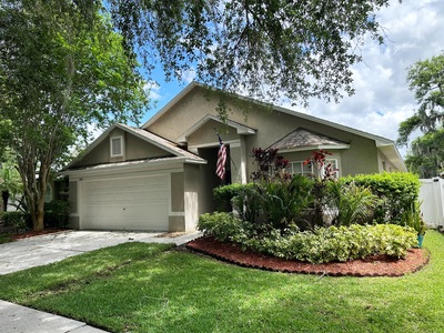 CONVENIENT LOCATION! GATED COMMUNITY WITH A CUL DE SAC LOCATION