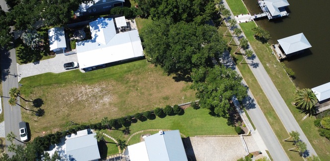 VACANT WANTERFRONT LOT WITH DOCK IN NEW SMYRNA BEACH FLORIDA