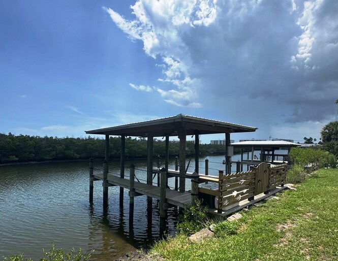 Dock